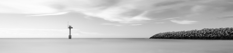 Minimal B&W Cadzand