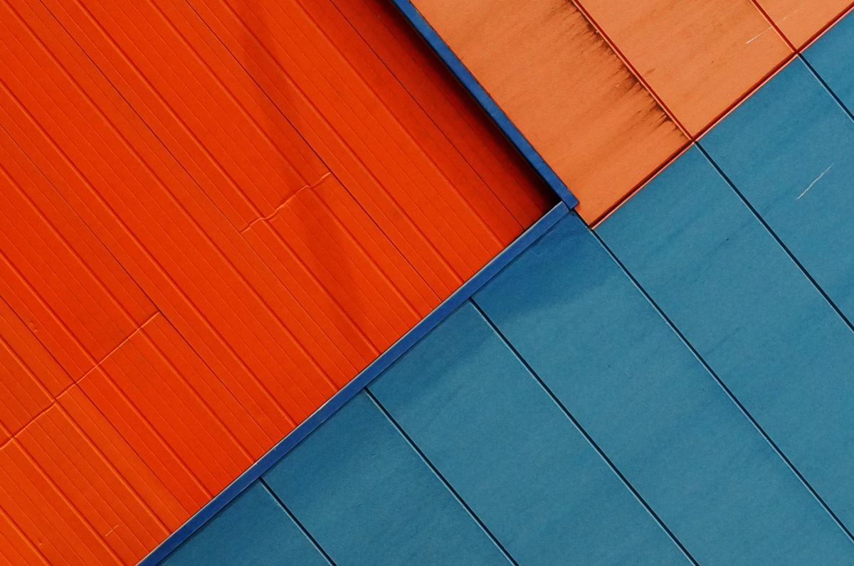 Ale smal Verscherpen oranje en blauw - foto van marjoleintb - Architectuur - Zoom.nl