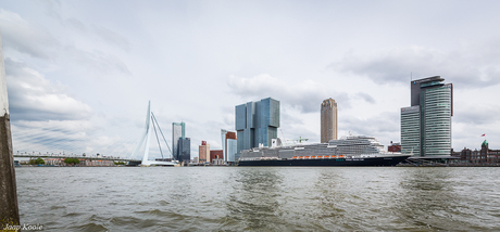 MS Koningsdam in z'n context