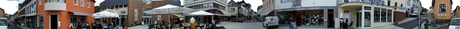 Panorama van een plein in Gerolstein, gemaakt van een video sweep.