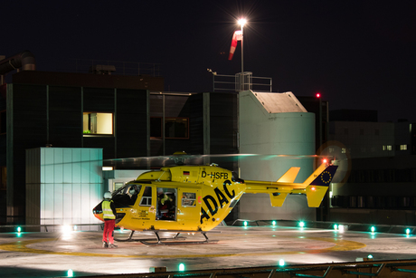 Traumahelikopter by night