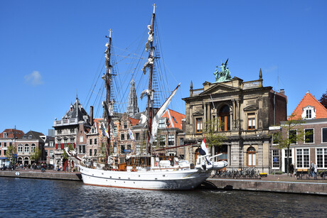 Tweemaster Aphrodite in Haarlem. 