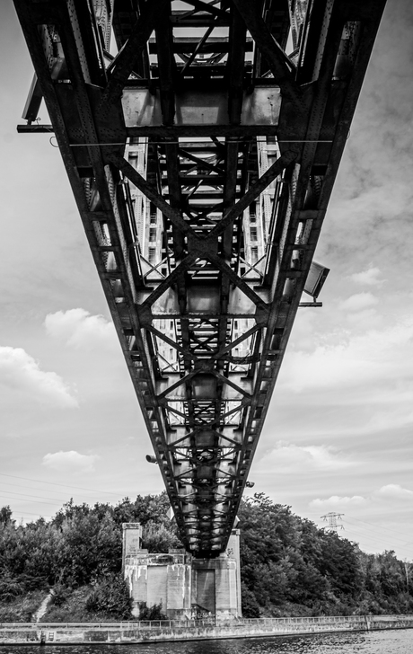 Oude spoorbrug