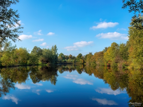 Herfstkleuren bij de Baggerputten in Slochteren.