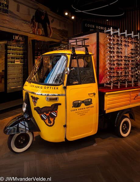 Tuk Tuk als brillendrager (aangepastte versie)