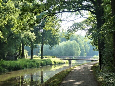 zie voor de fotowedstrijd  https://www.naober.nl/eropuit/uitgelicht/  