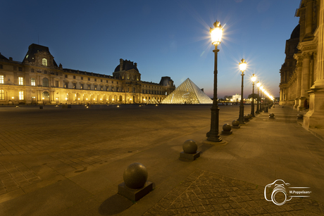 Louvre Museum 