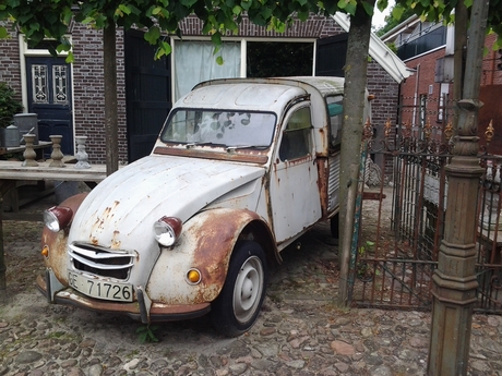 Good old deux chevaux