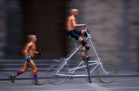 Te voet en met de fiets