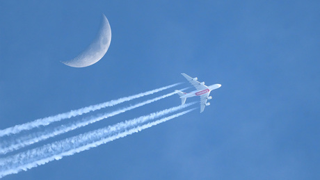 Emirates and the moon 