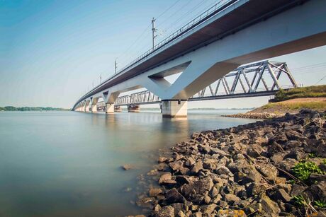 moerdijkbruggen