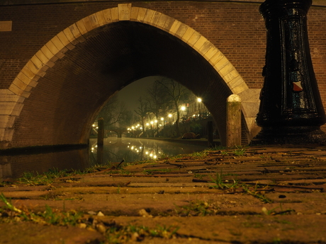 Oudegracht in lichte mist #2 (Twijnstraat)