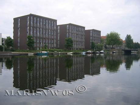 flats op een rij bij het erasmuspark