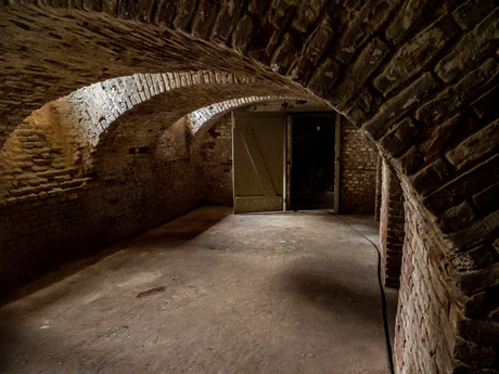 In de catacomben van het klooster