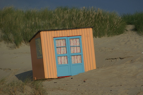 Strandhuisje 'ziet de zee'