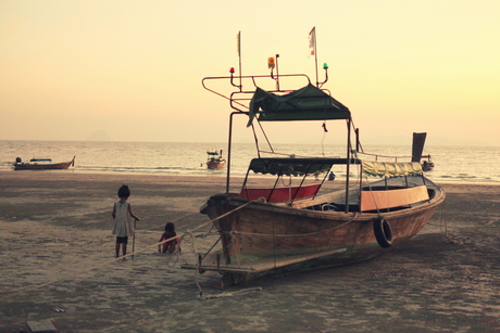 strandkinderen in Thailand