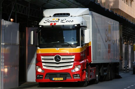 Mercedes Bebz Actros.