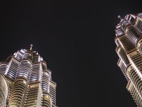 Petronas towers By night