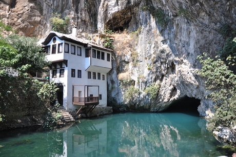 Huis aan een meer in Kroatië