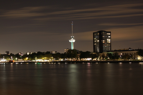 Rotterdam bij nacht!!