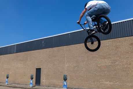 BMX-er Bruno Colautti jumping high