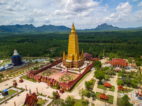 Temple Wat Maha That Wachiramongkol (Wat Bang Thong)
