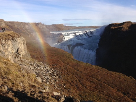 Gulfoss waterval met regenboog, in het zuidelijk deel van IJsland