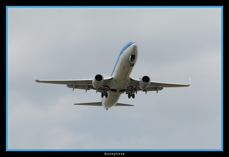 KLM in landing.