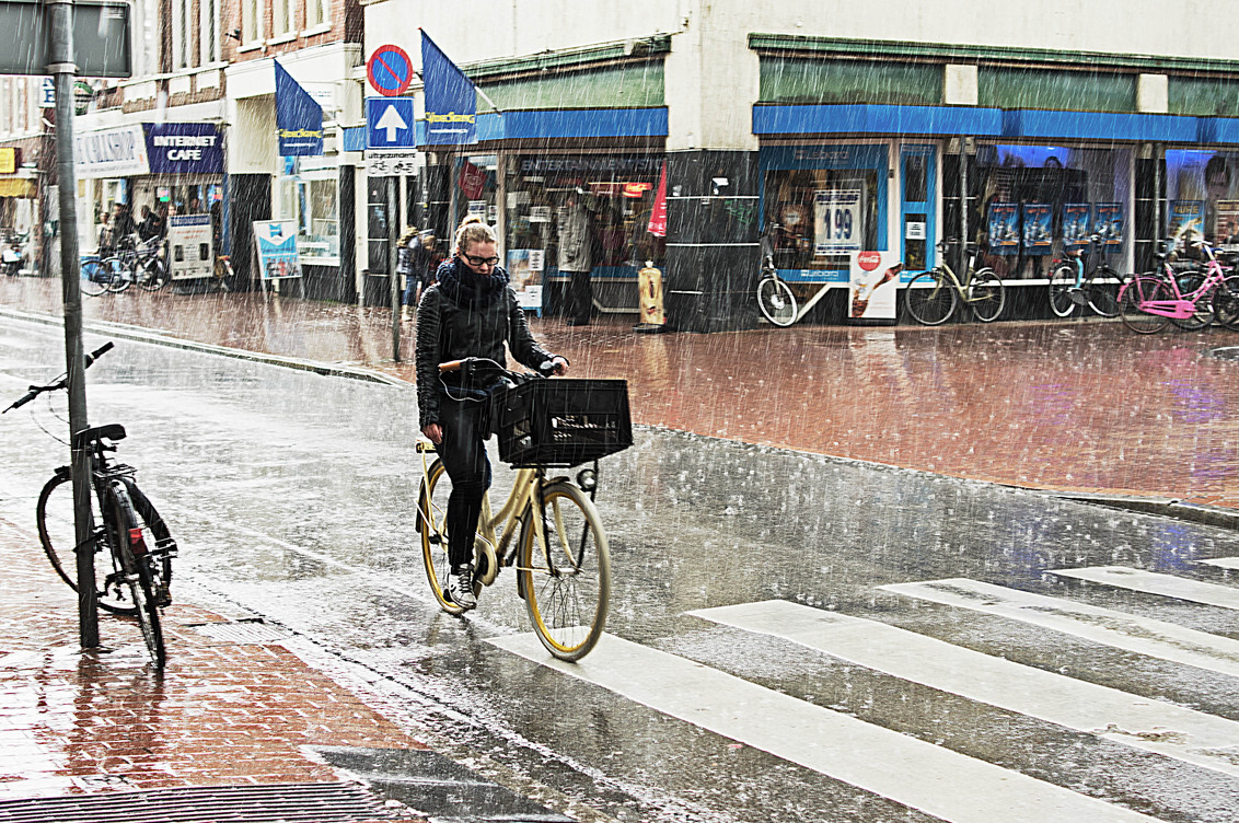 kaart atoom opschorten fietsen in de regen - foto van duipmans - Diversen - Zoom.nl