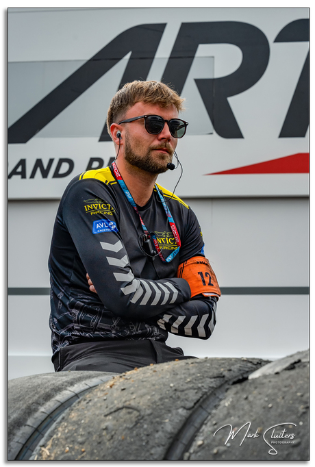 Invicta Racing - Hungaroring 2025 - Werkzaamheden in de Paddock F2