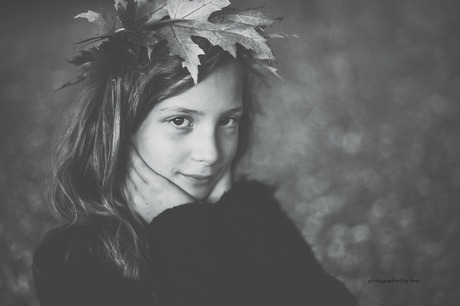 Crown-with-leaves-girl.