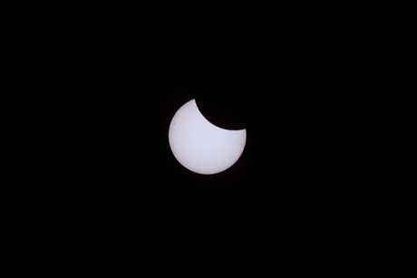 Gedeeltelijke zonsverduistering 2025