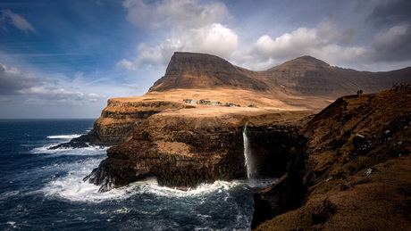 Múlafossur waterval op de Faeröer Eilanden