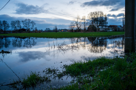 Reflecties bij Schemering