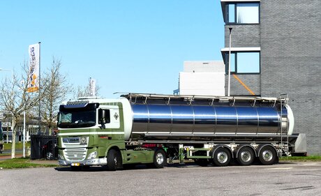 P1270647  TRUCK TIME   Maasdijk Honderdland  DAF XF uit 2018    foto 1 april 2025 