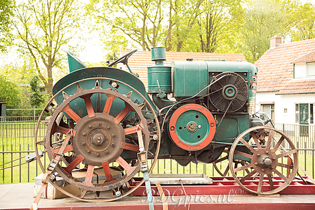 Oude Tractor 1