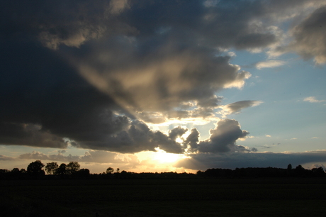 DONKERE WOLKEN