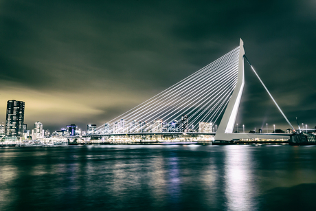 Rotterdam bij nacht