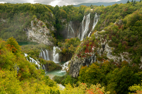 Watervallen in de herfst