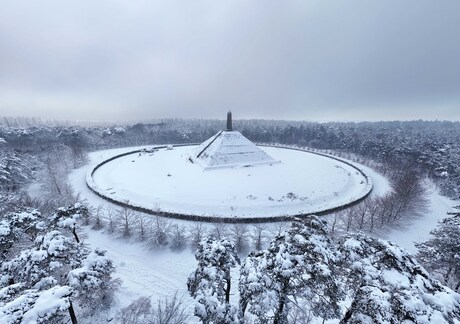 Pyramide en sneeuw