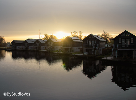 Opkomende zon Friesland