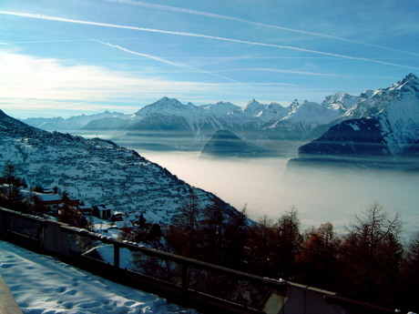 Uitzicht over Veysonnaz, Zwitserland