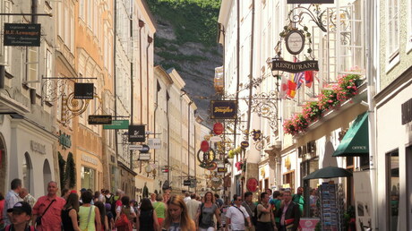 qqA Salzburg GetreideGasse 2013d0702t1334.JPG