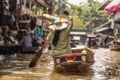 Floating market