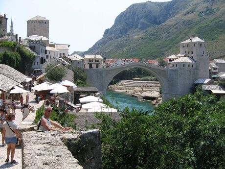 Brug van Mostar in ere hersteld