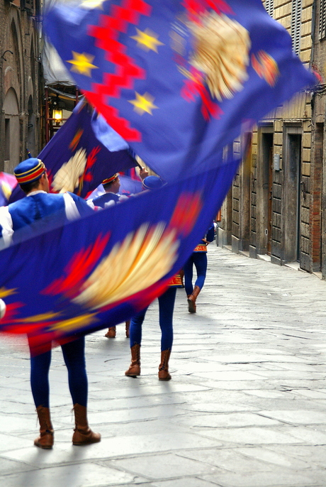 Siena:Palio flagthrowers