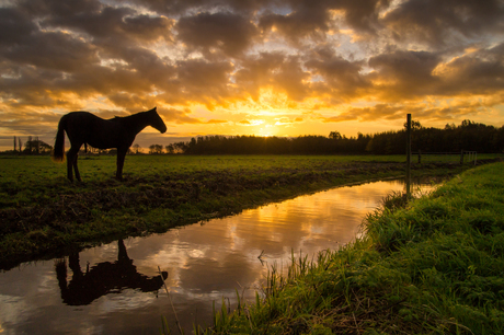 Autumn weather makes beautiful sunsets!