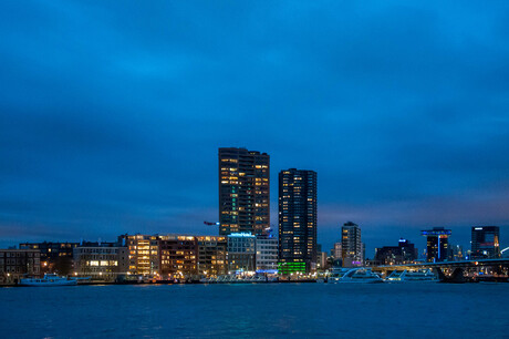 Rotterdam Leuvenhaven 's avonds