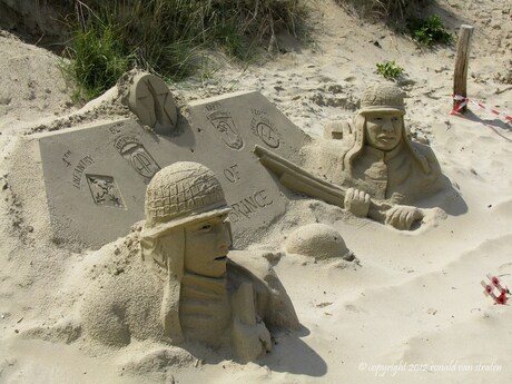 Zandsculpture op Utah Beach in Normandië