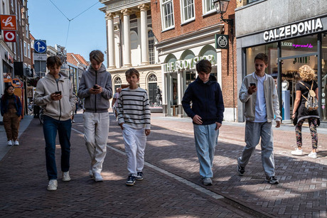 naar school